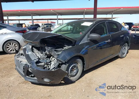 2014 Ford Focus S из США, поврежденный, VIN 1FADP3E25EL196005